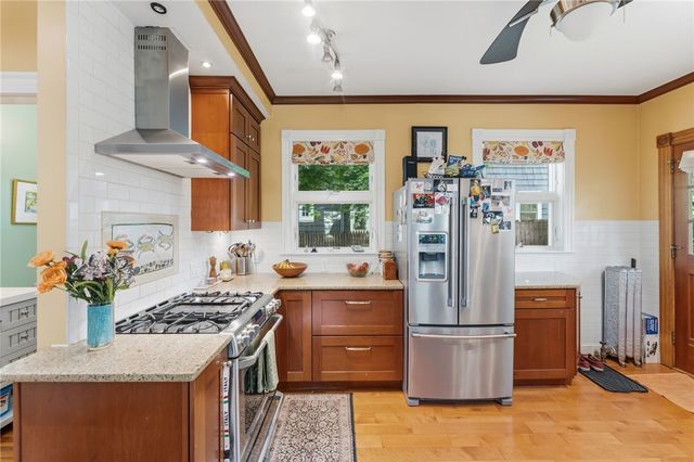 271 Highland Avenue, Providence, RI 02906