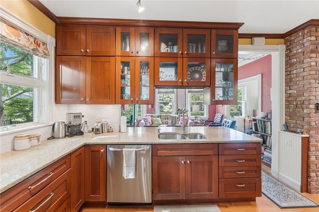 271 Highland Avenue, Providence, RI 02906