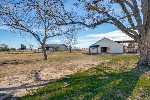 10422 Strittmatter Road, Pilot Point, TX 76258