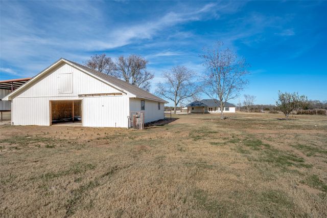 10422 Strittmatter Road, Pilot Point, TX 76258