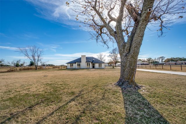 10422 Strittmatter Road, Pilot Point, TX 76258