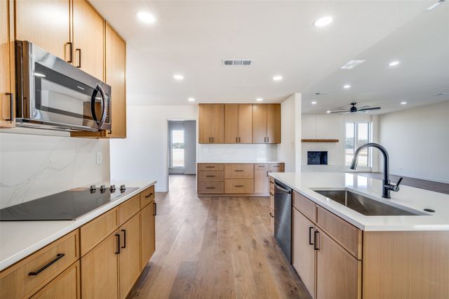 10422 Strittmatter Road, Pilot Point, TX 76258