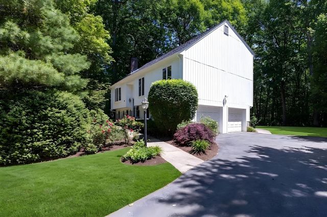 15 Pond View Cir, Sharon, MA 02067