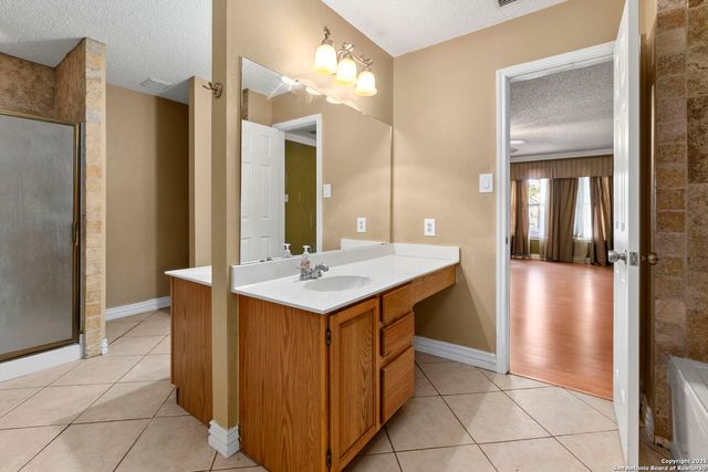 6311 Regency Ct, San Antonio, TX 78249