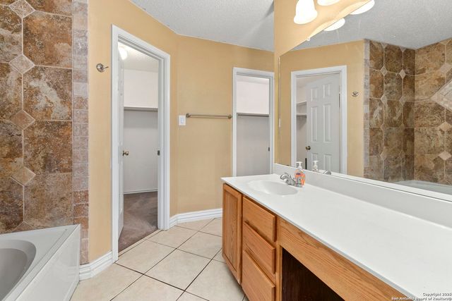 6311 Regency Ct, San Antonio, TX 78249