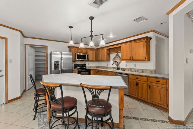 6311 Regency Ct, San Antonio, TX 78249