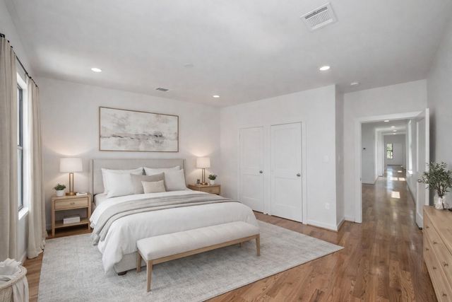 4541 Walker St, Houston, TX 77023