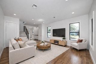 4541 Walker St, Houston, TX 77023