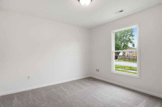 681 Maple Avenue, Newark, OH 43055