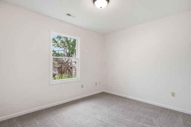 681 Maple Avenue, Newark, OH 43055