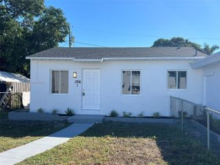 1706 Arthur Street, Hollywood, FL 33020