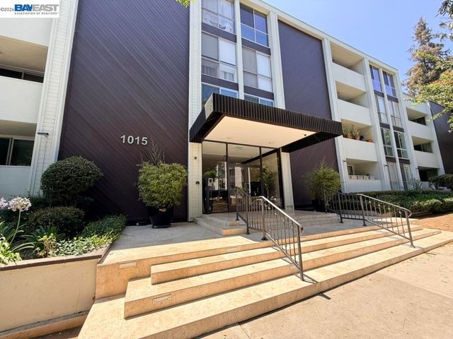 1015 N Kings Rd 309, West Hollywood, CA 90069