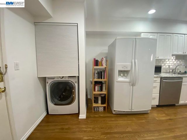 1015 N Kings Rd 309, West Hollywood, CA 90069