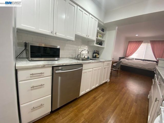 1015 N Kings Rd 309, West Hollywood, CA 90069