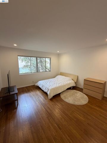 1015 N Kings Rd 309, West Hollywood, CA 90069