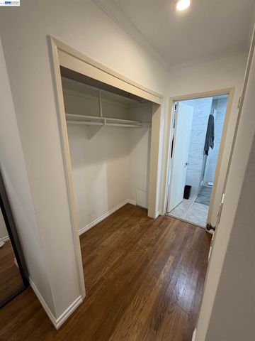 1015 N Kings Rd 309, West Hollywood, CA 90069