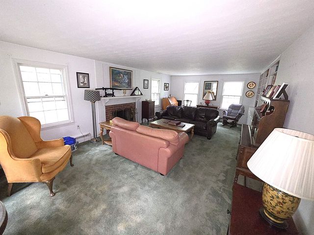 62 Boston Post Road, Amherst, NH 03031