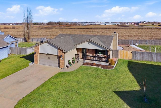 344 Sheffield St, Newton, KS 67114