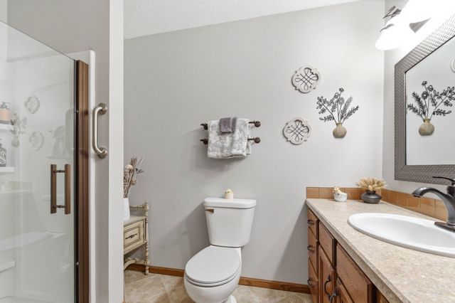 344 Sheffield St, Newton, KS 67114