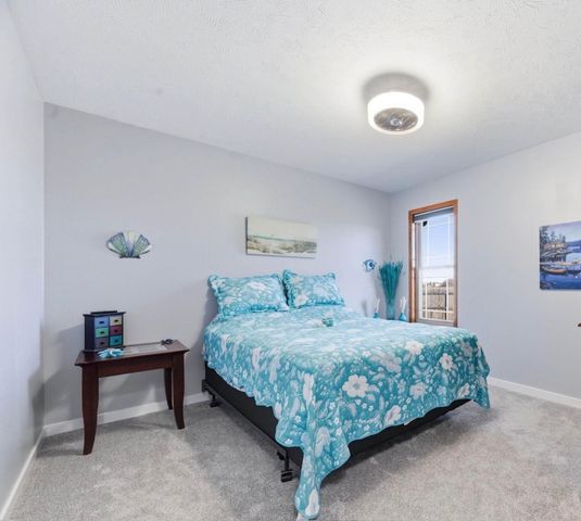 344 Sheffield St, Newton, KS 67114