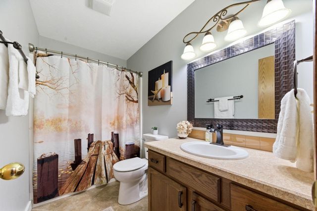 344 Sheffield St, Newton, KS 67114