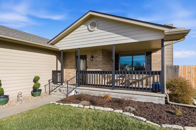 344 Sheffield St, Newton, KS 67114