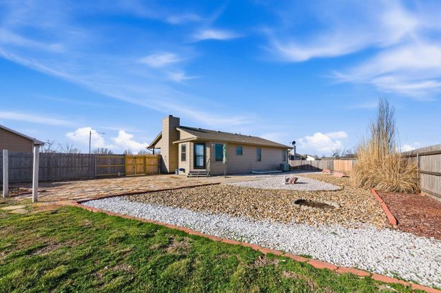 344 Sheffield St, Newton, KS 67114