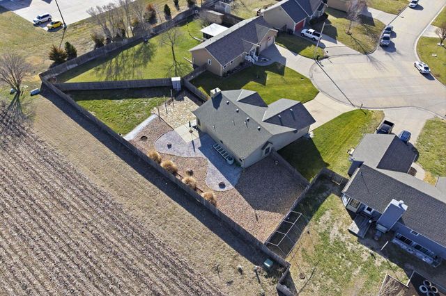 344 Sheffield St, Newton, KS 67114