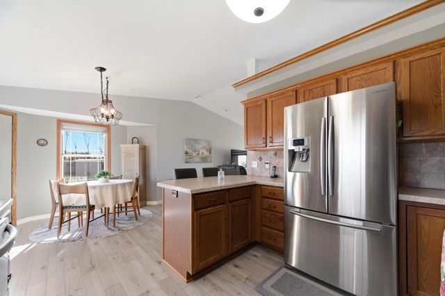 344 Sheffield St, Newton, KS 67114