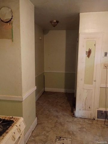 12327 Rosemary Street, Detroit, MI 48213