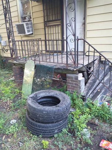 12327 Rosemary Street, Detroit, MI 48213