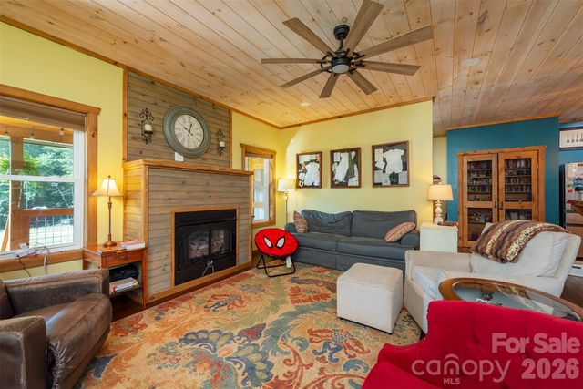 335 James View Road, Marion, NC 28752