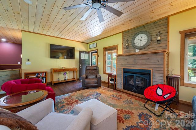 335 James View Road, Marion, NC 28752
