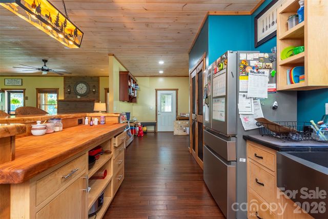 335 James View Road, Marion, NC 28752