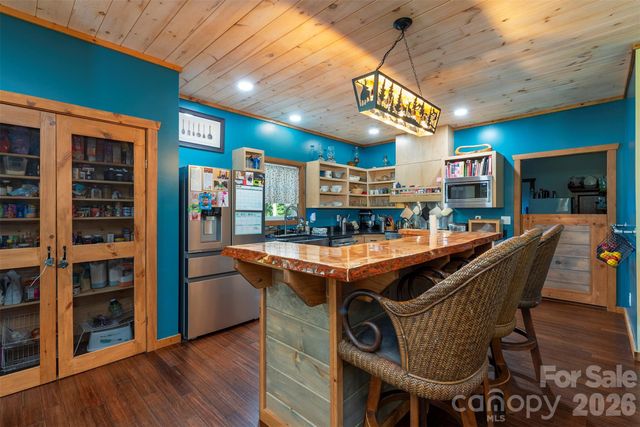335 James View Road, Marion, NC 28752