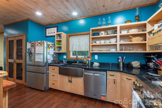 335 James View Road, Marion, NC 28752