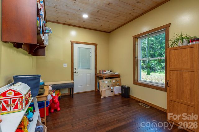 335 James View Road, Marion, NC 28752