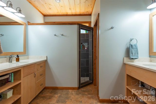 335 James View Road, Marion, NC 28752