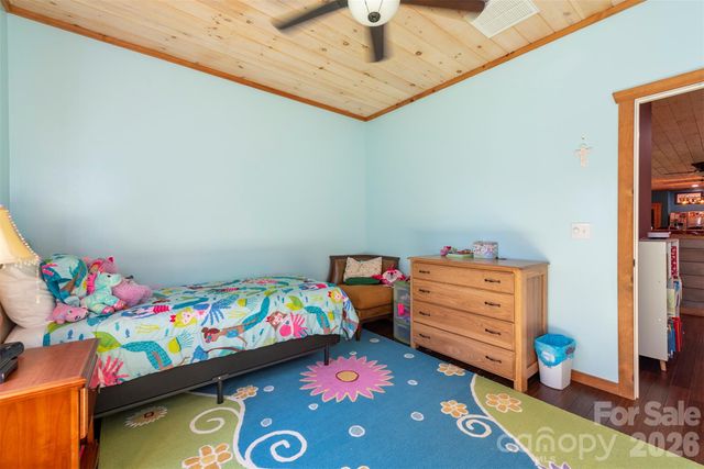 335 James View Road, Marion, NC 28752