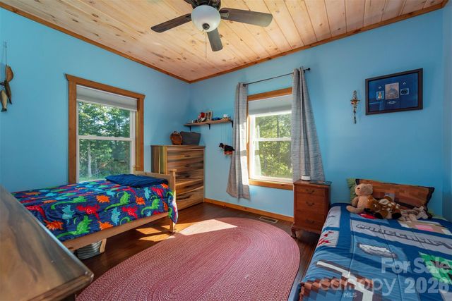 335 James View Road, Marion, NC 28752