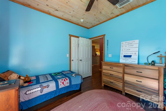 335 James View Road, Marion, NC 28752