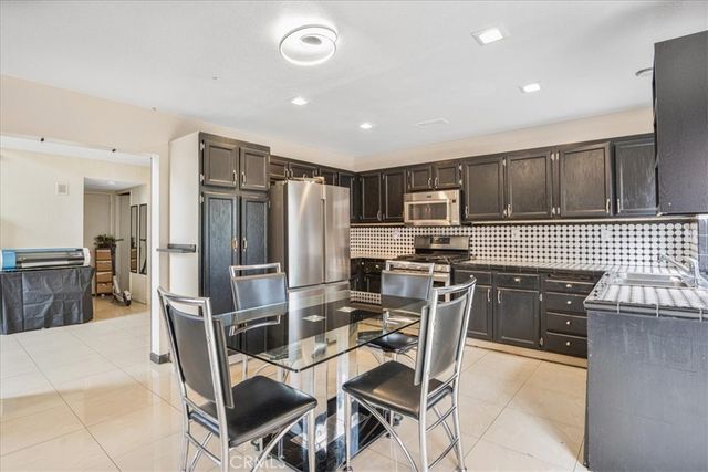 507 Coudures Way, Perris, CA 92571