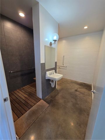 203 W Wood Street C, Rogers, AR 72756