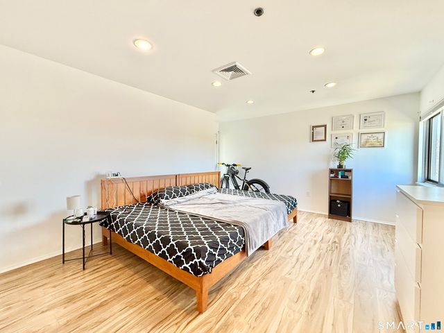 1633 Washington Boulevard 4D, Stamford, CT 06902