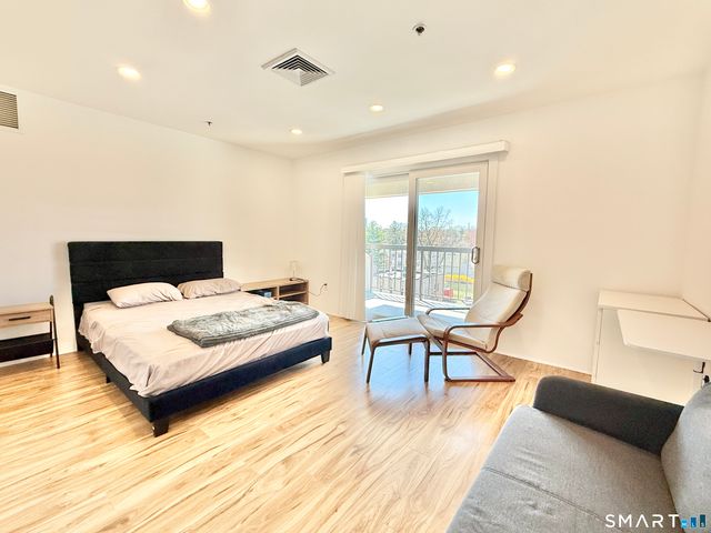 1633 Washington Boulevard 4D, Stamford, CT 06902