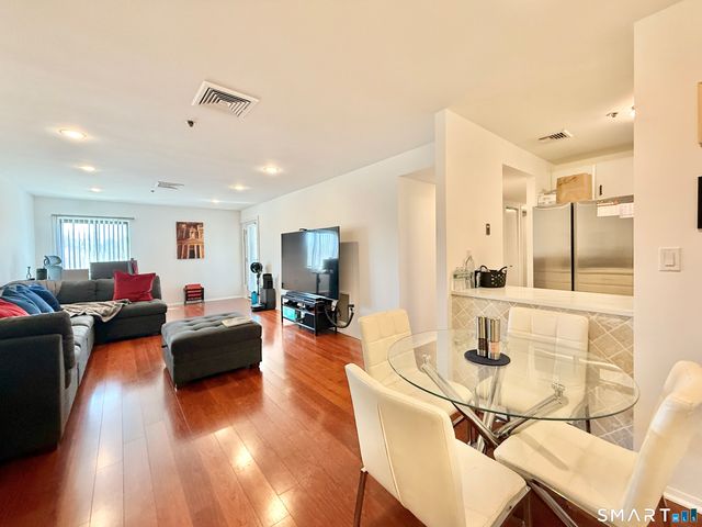 1633 Washington Boulevard 4D, Stamford, CT 06902