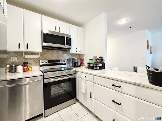 1633 Washington Boulevard 4D, Stamford, CT 06902