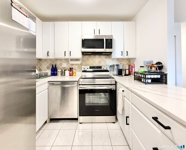 1633 Washington Boulevard 4D, Stamford, CT 06902