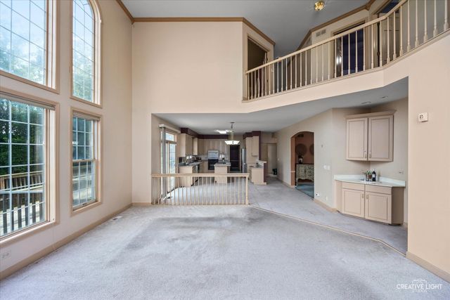 1475 S Crowfoot Circle, Hoffman Estates, IL 60169