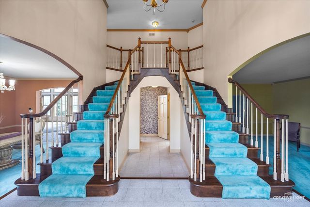 1475 S Crowfoot Circle, Hoffman Estates, IL 60169